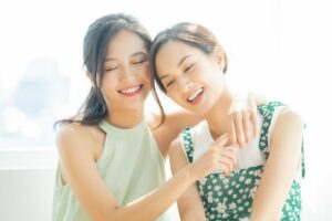 ホワイトニングとは？効果・値段・種類を解説！歯科とサロンの違いも紹介